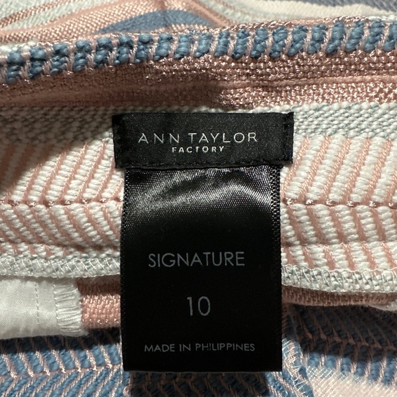 Ann Tailor Factory || Woman’s shorts size 10 - Picture 7 of 7